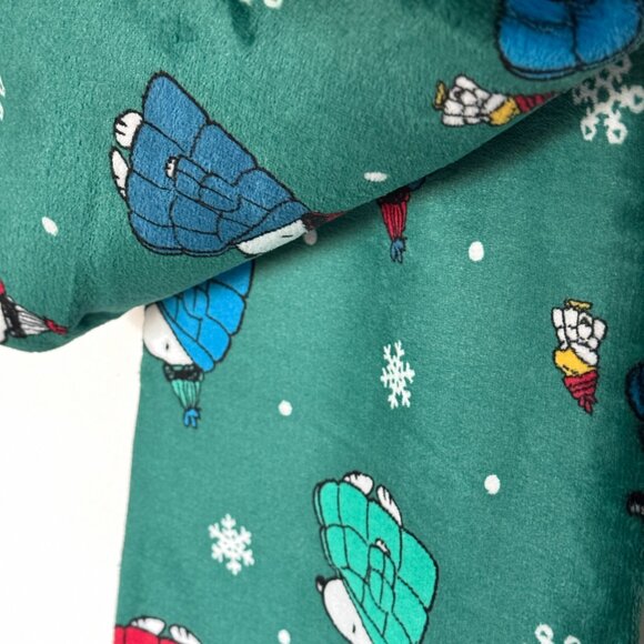 Peanuts Winter Reversible decorative Throw | Puffer Jacket Snoopy green blanket - Picture 6 of 6